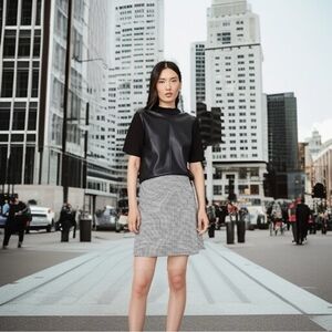 Womens Top ANN TAYLOR Black Shell Tee Leatherette Front Knit Short Sleeve Blouse